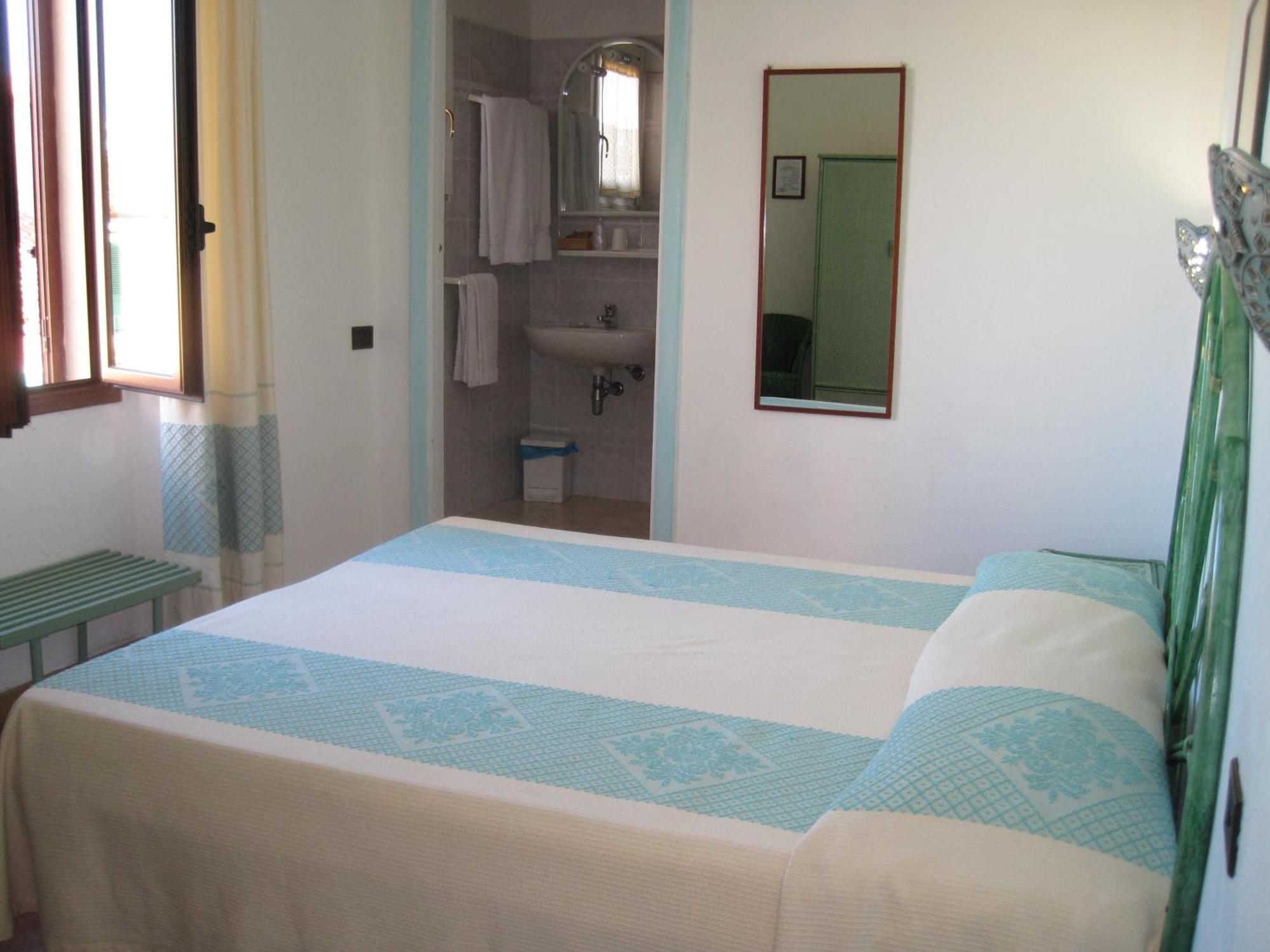 Hotel Moderno Santa Teresa Gallura Room photo