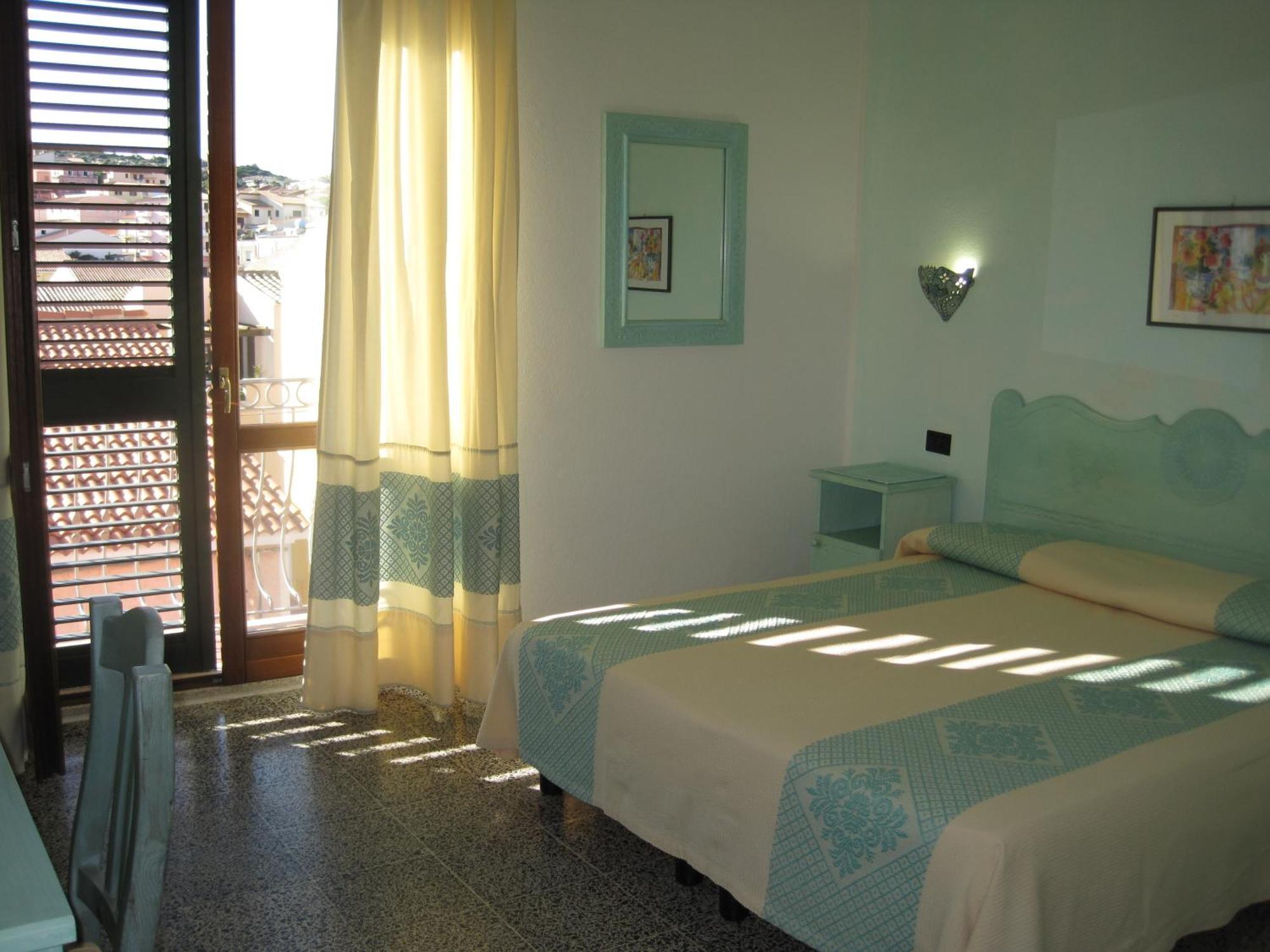 Hotel Moderno Santa Teresa Gallura Room photo